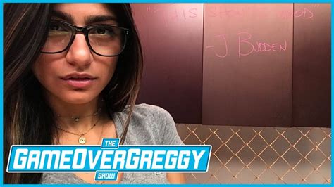 mia khalifa gamer|Video Game Night